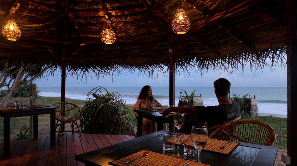 Seven Turtles Hotel Tangalle Bagian luar foto